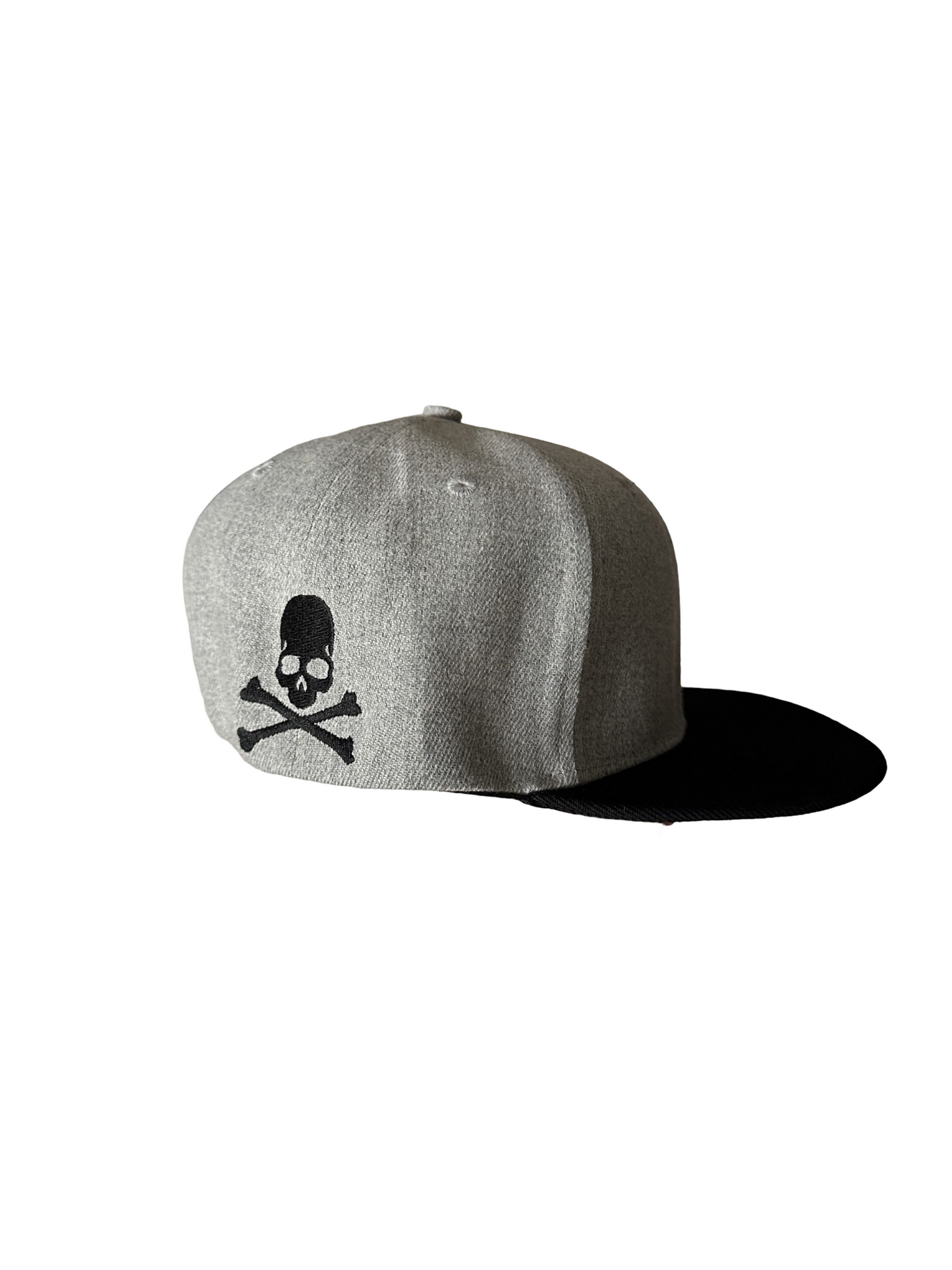 grey skull hat